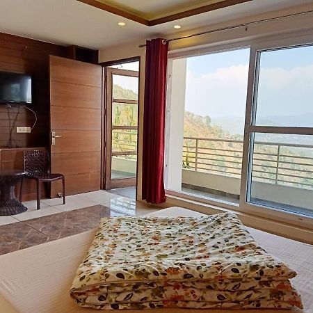 Villa Pine Peak à Kasauli Extérieur photo