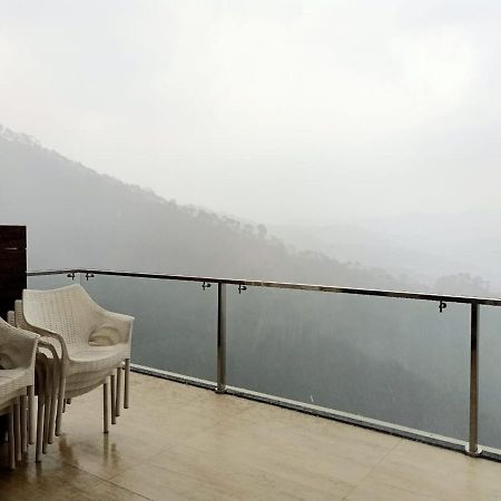 Villa Pine Peak à Kasauli Extérieur photo