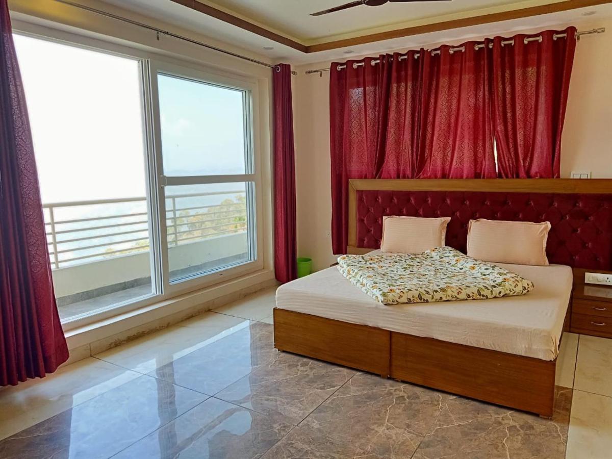 Villa Pine Peak à Kasauli Extérieur photo