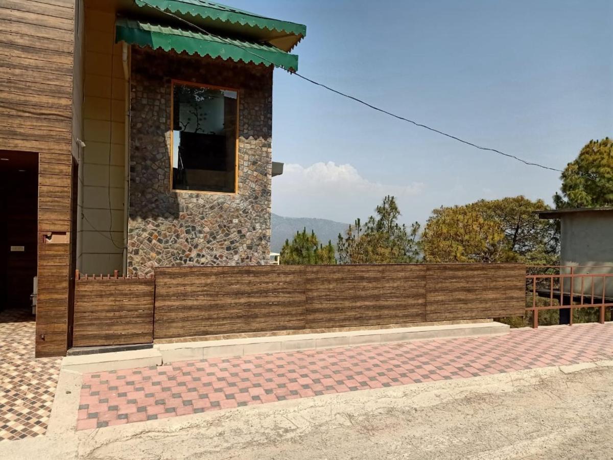 Villa Pine Peak à Kasauli Extérieur photo