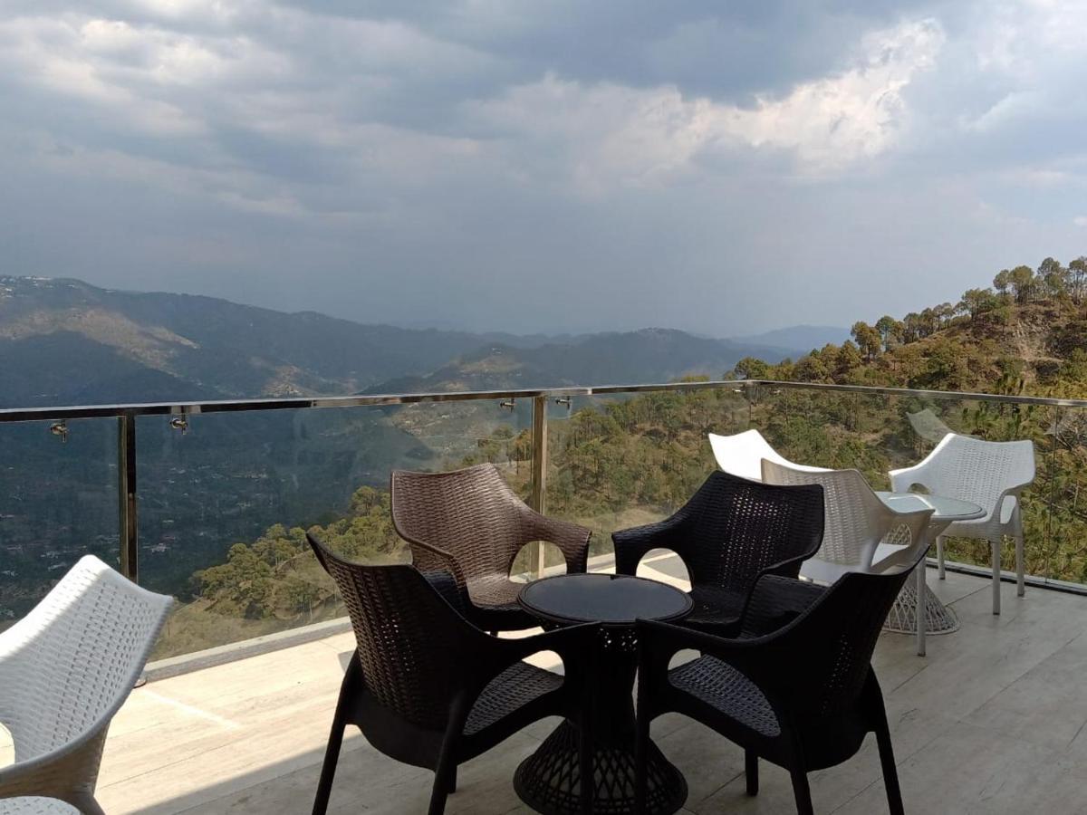 Villa Pine Peak à Kasauli Extérieur photo