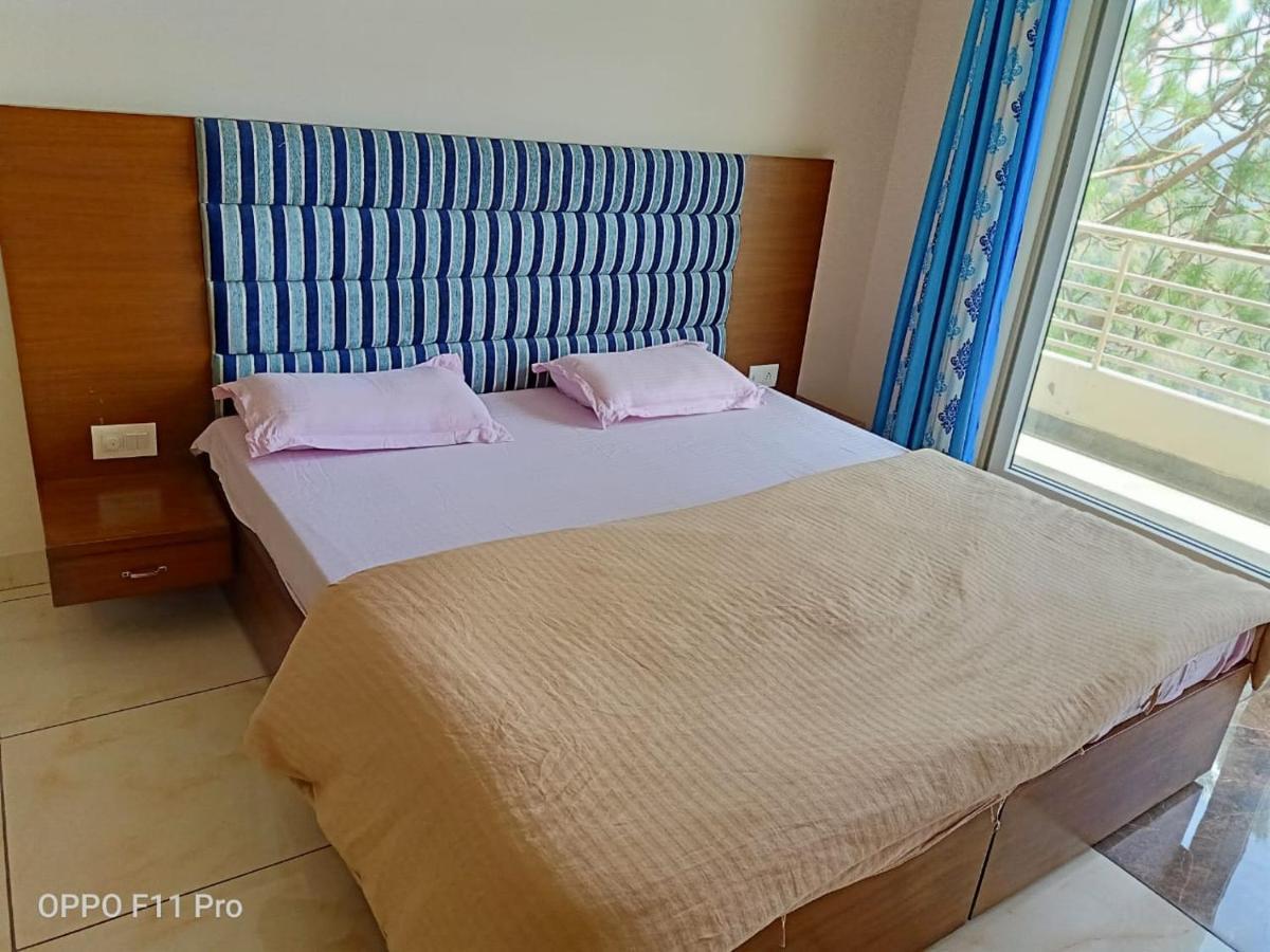 Villa Pine Peak à Kasauli Extérieur photo