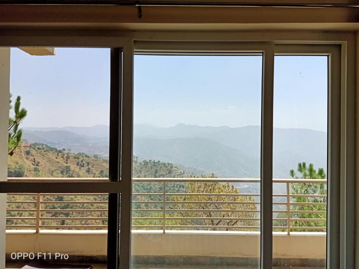 Villa Pine Peak à Kasauli Extérieur photo
