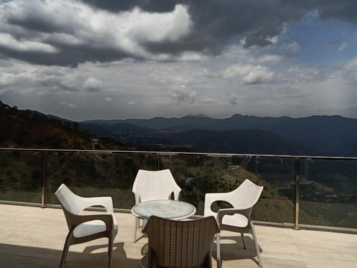 Villa Pine Peak à Kasauli Extérieur photo