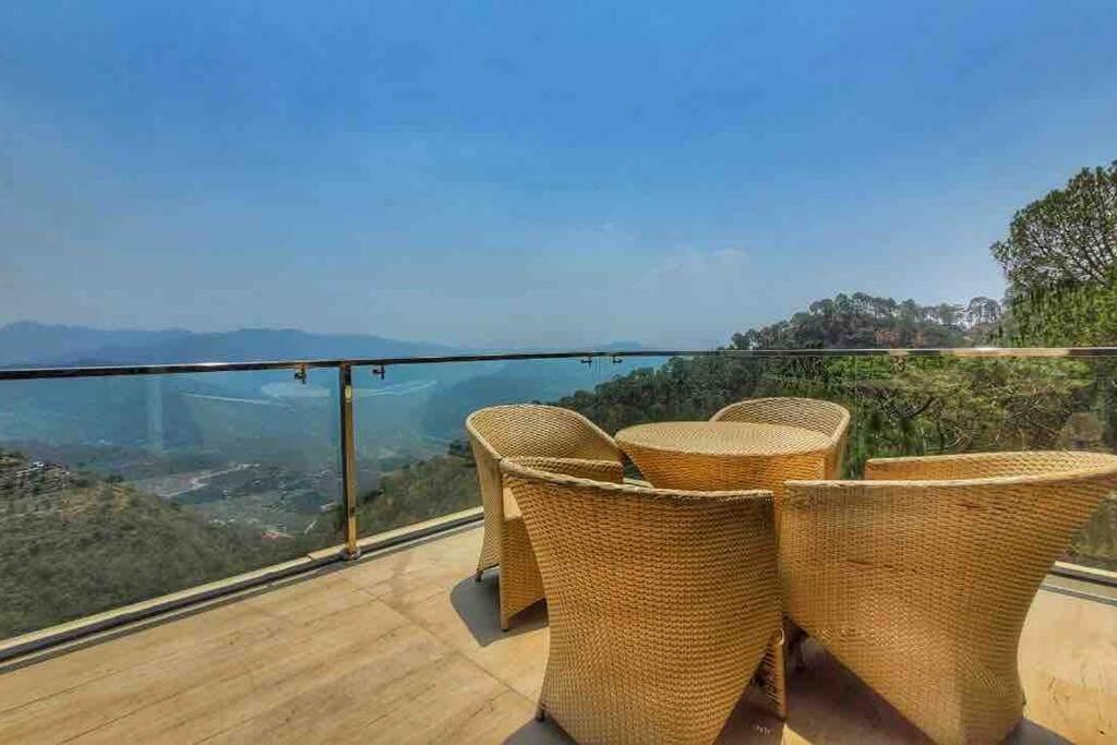 Villa Pine Peak à Kasauli Extérieur photo